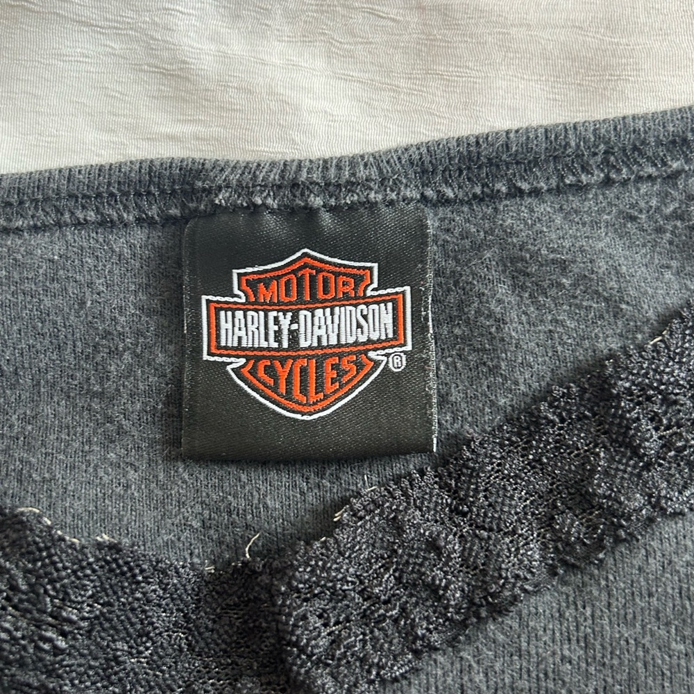 Harley-Davidson Black and Orange 'Chicks Rule' Tee - Picture 7 of 8